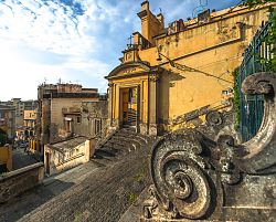 Napoli - Le scale di San Nicola da Tolentino